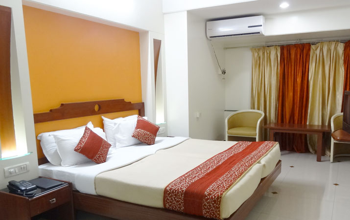 Deluxe AC Room Kolhapur - Hotel Ayodhya